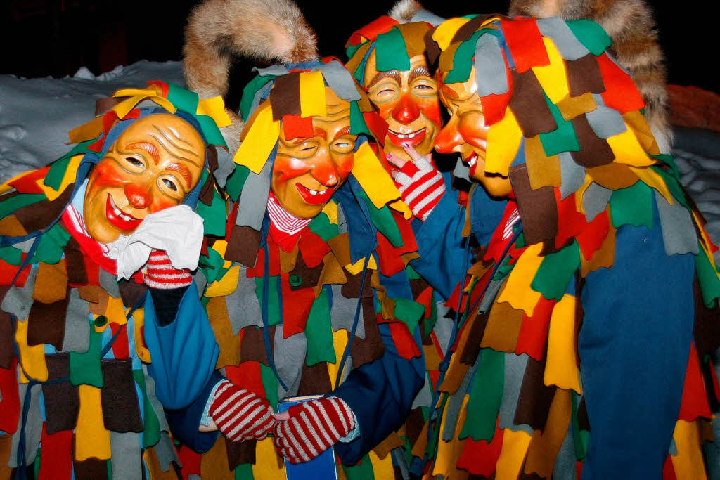 Gemeinsam mit Galgenvgeln und Zunftmusik hat der Grafuser Narrenrat von der Fasnet Abschied genommen