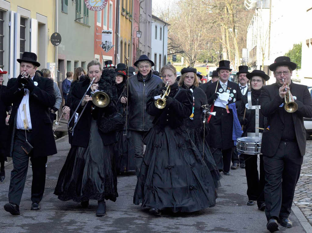 Das traurige Ende der Freiburger Fasnet 2009: Die Geldbeutelwsche auf dem Rathausplatz.