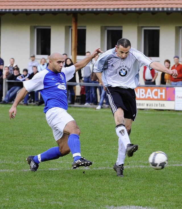 Dass der SV Istein gute Spielbedingung...liegt dem Frderkreis sehr am Herzen.   | Foto: Roos