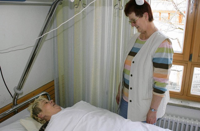 Die Mitglieder des Besuchsdienstes spr...ten  im Breisacher Krankenhaus Mut zu.  | Foto: privat