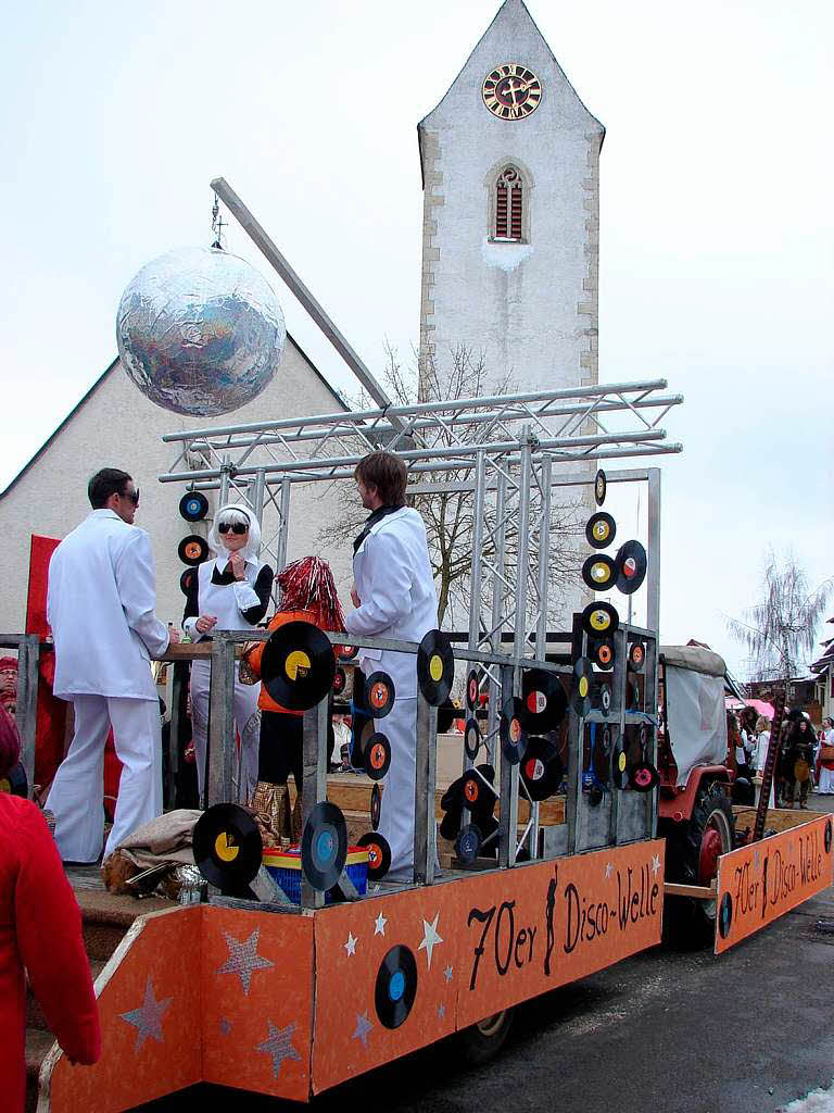 Die Disco-Welle (Gruppe Harald Schuh) machte auch vor der Kirche nicht halt.