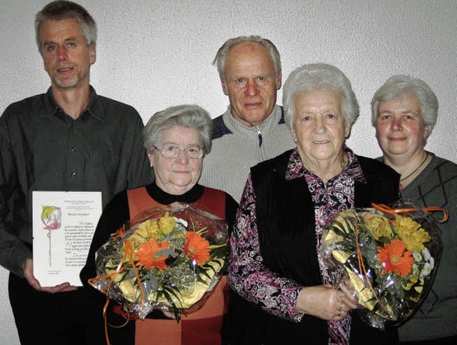 Treue Mitglieder des Kirchenchors Gnd...romann, Paula Klein und Cornelia Selz.  | Foto: Cornelia Selz