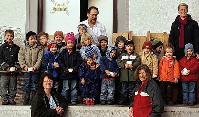Kinder des Gersbacher Kindergartens be...ie der leckere Kse hergestellt wird.   | Foto: Privat