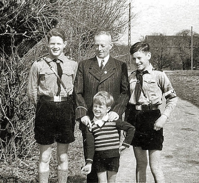 Frhling 1941: Friedrich Lodemann mit ...rungen seines Vaters herausgeben hat.   | Foto: verlag