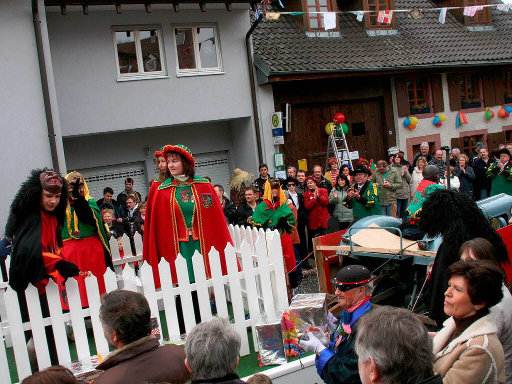 Viel los war auf dem Wiechser Narrenbuckel beim Umzug.