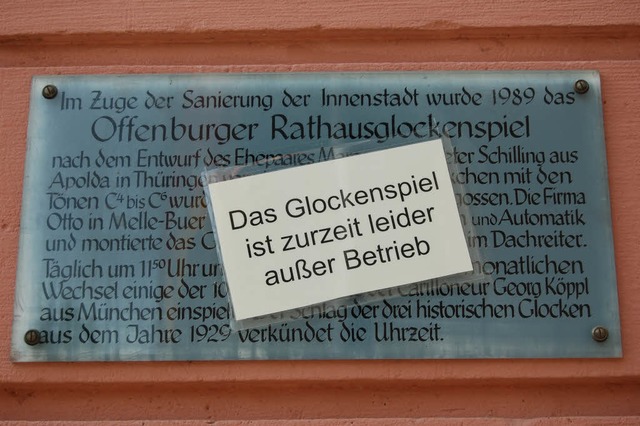 Schild am Rathaus.   | Foto: Siefke
