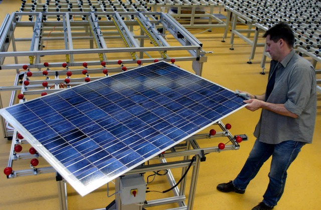 Die Solarbranche boomt und kommt mit d... Solarmodule kaum mehr nach. FOTO: DDP  | Foto: Norbert Millauer