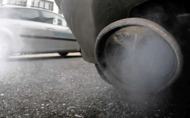 Spielt bei der  Kfz-Steuer knftig ein...lle: der Schadstoffaussto des Wagens   | Foto: dpa