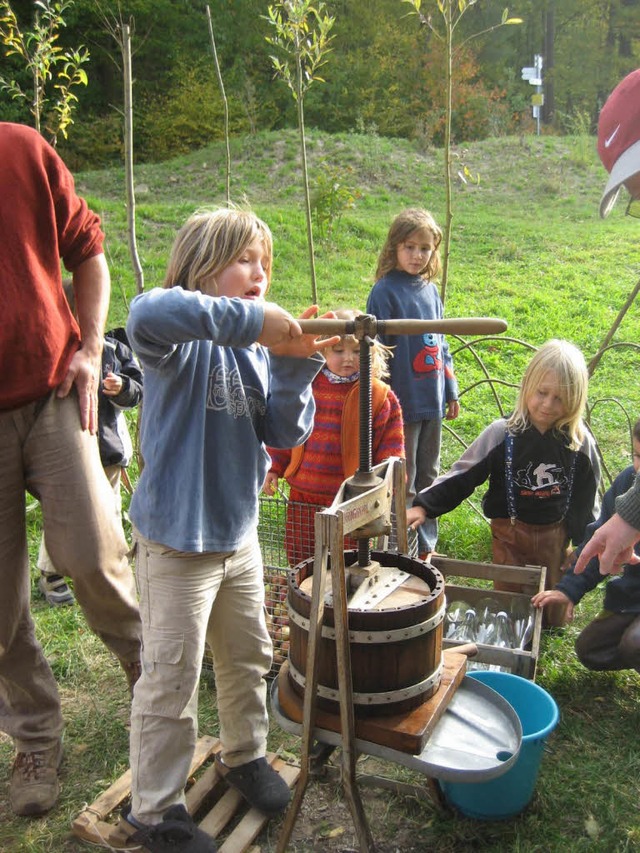 Apfelsaft aus Kinderhand: Auch das gem...chule  &#8222;Waldkindergarten&#8220;   | Foto: PRIVAT