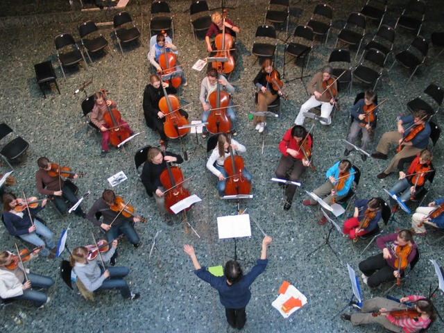Ein Konzert mit Auszgen aus &#8222;Ca...her Breisgau mit Schulen und Vereinen.  | Foto: PRIVAT