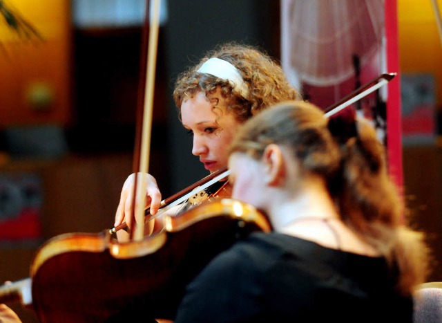 Beim Sparkassen-Konzert wurde Instrume...im Wechsel mit Gesangsstcken geboten.  | Foto: W. Knstle