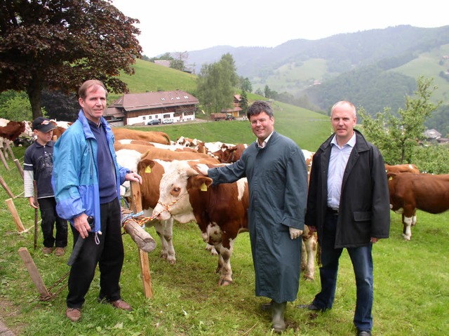 Wnschten beim Weideauftrieb am Brande...r sowie Brgermeister Rdiger Ahlers.   | Foto: Eberhard Gross