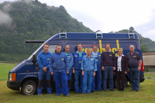 Das Team des  Fachbetriebs  Alfons Rom...m Bild Geschftsfhrer Wolfgang Kiefer  | Foto: Maier