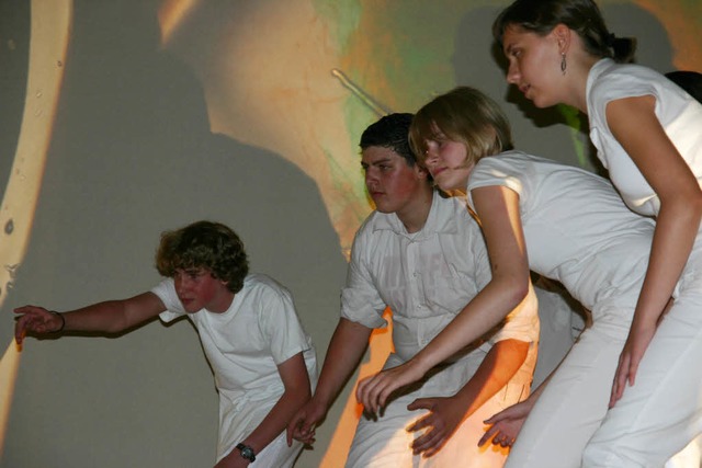 Musik, Schauspiel, Krperbeherrschung,... Klassen des stdtischen  Gymnasiums.   | Foto: sandra decoux-kone