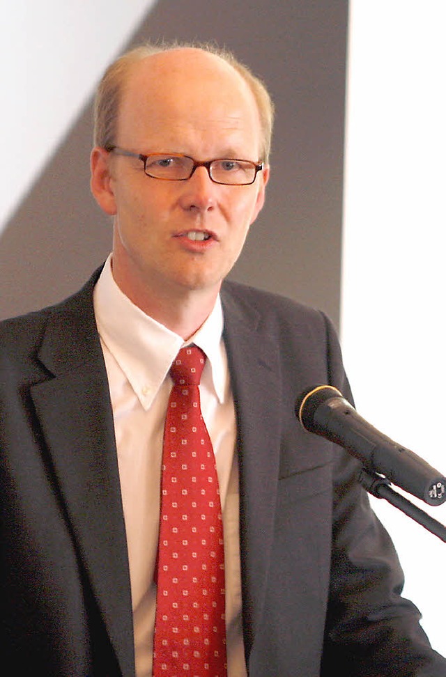 Professor Dirk Sauerland referiert bei der Volksbank.    | Foto: Fssel