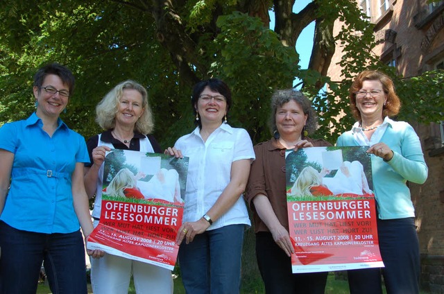 Die Macherinnen des Lesesommers 2008 (...e) und Simone Heigrodt (Bcherforum).   | Foto: rab