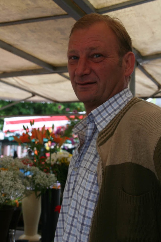 Hans-Peter Bickel, einer der Marktspre...s Wochenmarktes am 21. Juni nicht gut.  | Foto: Marlies Jung