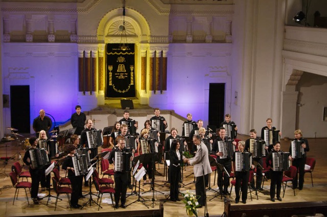 Nach dem  Konzert  in der Synagoge von...ervorragenden Leistung des Ensembles.   | Foto: Privat
