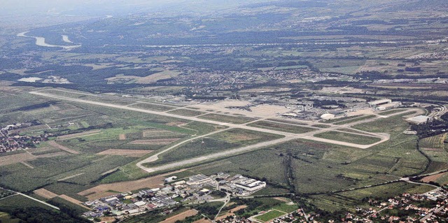 Das Pistenkreuz des EAP &#8211;  vorne...r FDP um 600  Meter verlngern  will.   | Foto: Meyer