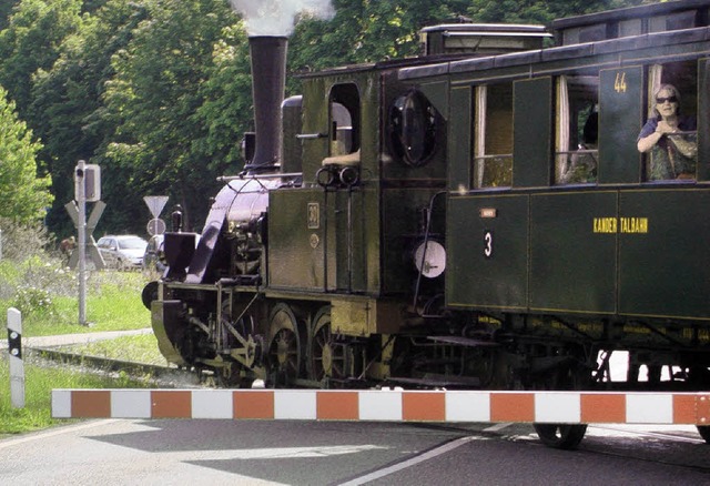 Die vielen Bahnbergnge an der Kander...d eine Hrde beim  Ausbau zur S-Bahn.   | Foto: vl