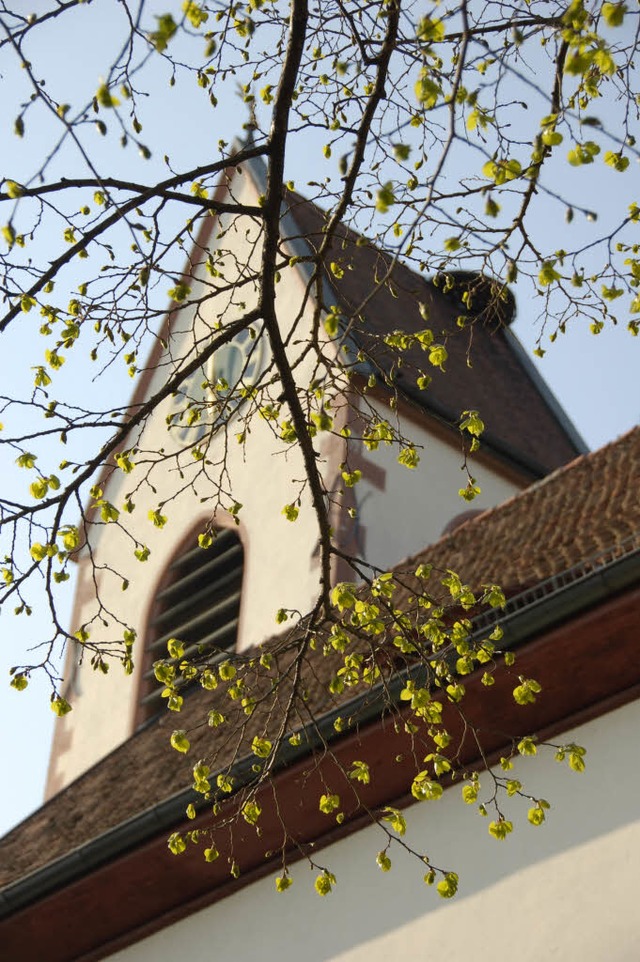 Wird unbeleuchtet bleiben: Der  Altweiler Kirchturm   | Foto: Lauber