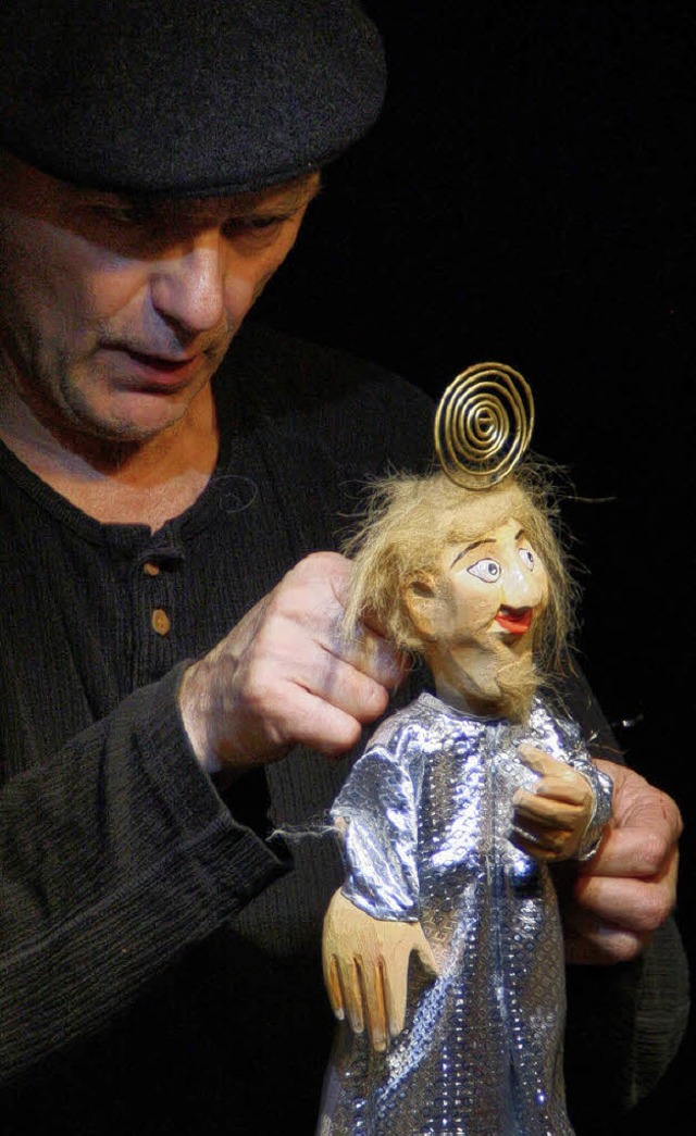 Manfred Knster spielt die &#8222;Zauberflte&#8220; mit Puppen   | Foto: Veranstalter