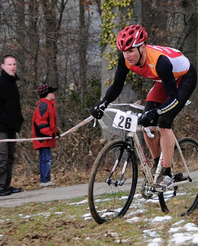 Maik Mller, der auf dem Mountainbike  seine Technik voll ausspielte.   | Foto: Murst