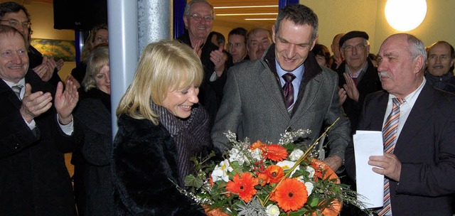 Beifall fr den alten und neuen Sexaue...bnisses durch Werner Wagner (rechts).   | Foto: Christian Ringwald