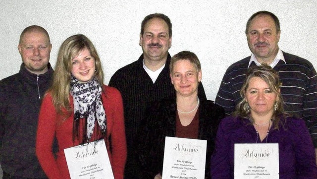 Langjhrige Mitglieder wurden beim MV Niederhausen geehrt.  | Foto: Mennie Lang