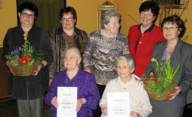 60 Jahre Landfrauenverein: Sitzend (vo...t und Gerdi Staiblin sowie Gerda Bury   | Foto: C. Hlter-Hassler