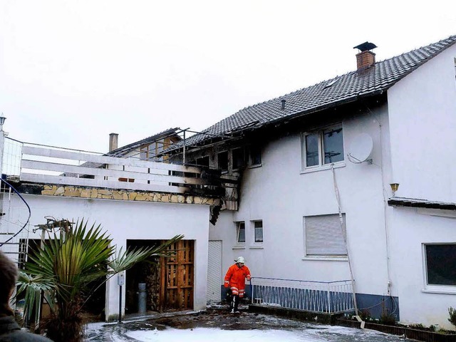 Das Haus mit dem ausgebrannten Dachstuhl  | Foto: Wolfgang Knstle