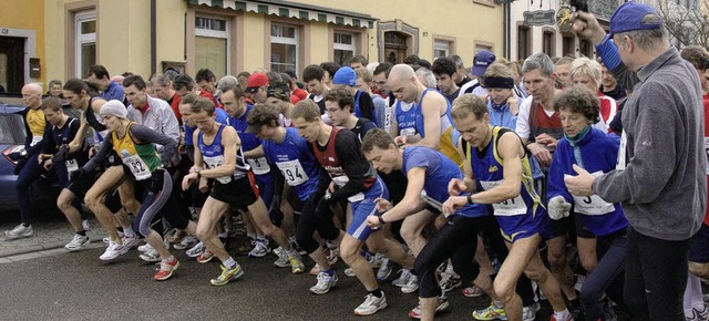 Auf die Pltze, fertig, los:    Startschuss  fr den Sulzburger Frhlingslauf   | Foto: Volker  mnch