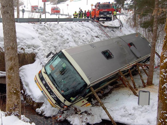 Zum Glck hat sich der Schulbus nicht berschlagen.  | Foto: Sebastian Barthmes