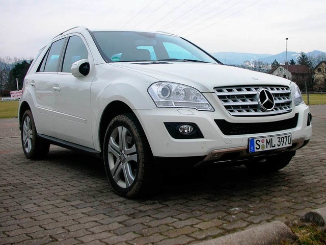 Der Mercedes ML 420 CDi macht auf der Strae und im Gelnde eine gute Figur  | Foto: Hans-Henning Kiefer