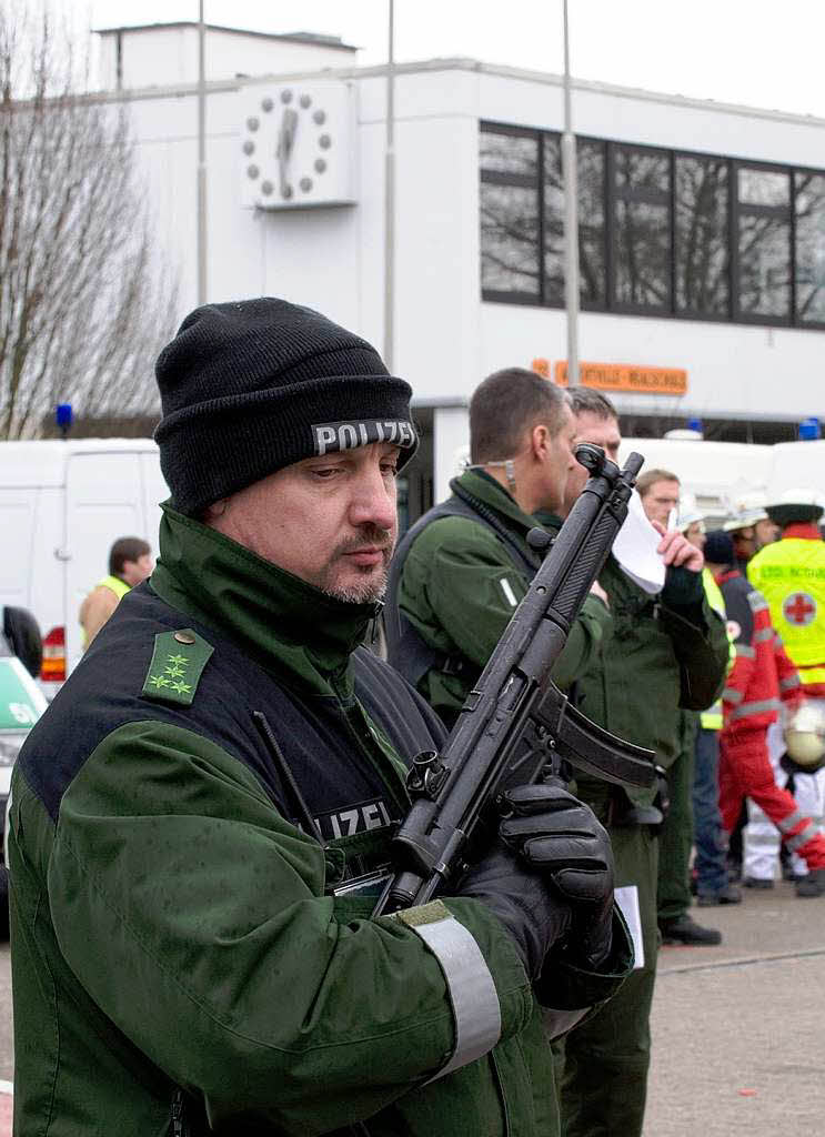 Etwa 1000 Polizisten und Rettungskrfte waren  in Winnenden im Einsatz.