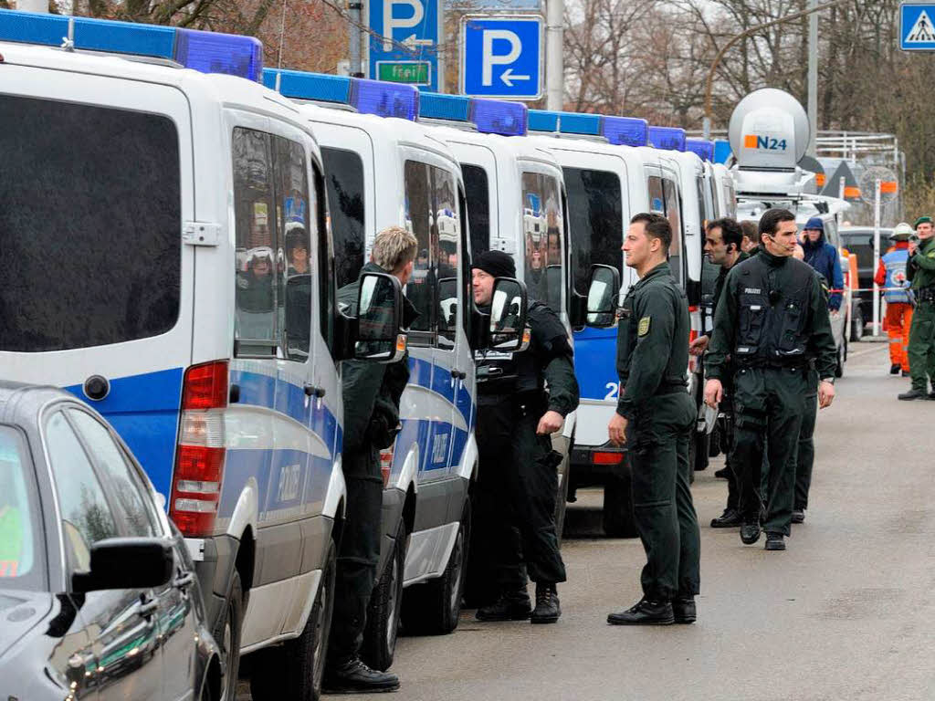 Etwa 1000 Polizisten und Rettungskrfte waren  in Winnenden im Einsatz.
