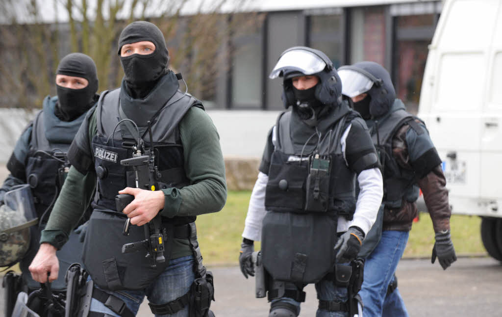 Etwa 1000 Polizisten und Rettungskrfte sind in Winnenden im Einsatz.