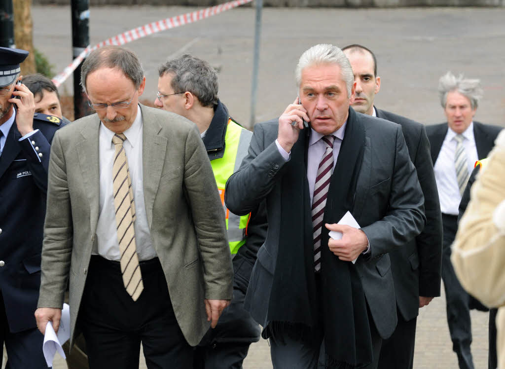 Der baden-wrttembergische Landespolizeiprsident Erwin Hetger (links) und Innenminister Heribert Rech (CDU) in Winnenden