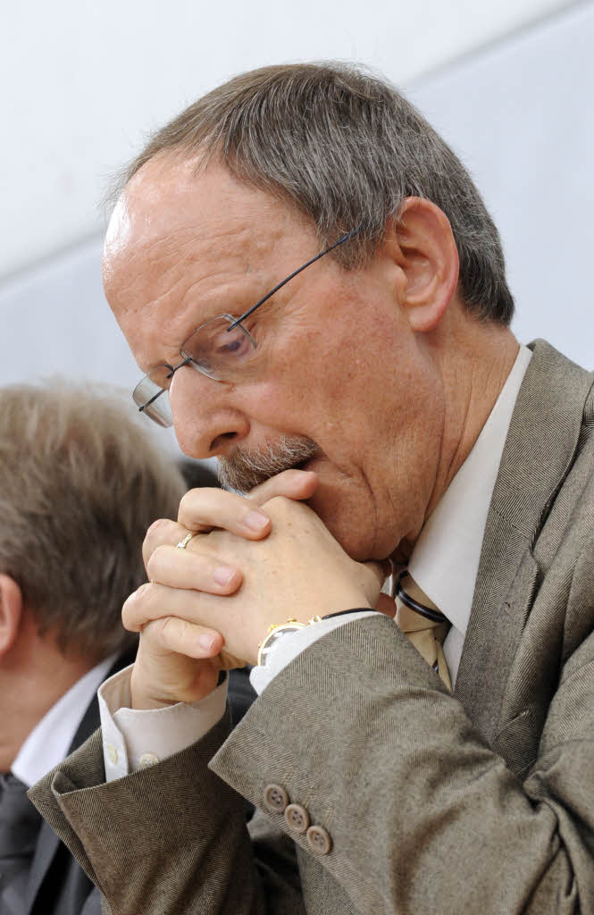 Der baden-wrttembergische Landespolizeiprsident Erwin Hetger bei der Pressekonferenz