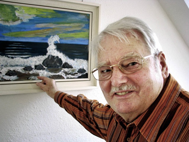 Walter Tritschler vor einem seiner Bilder   | Foto: monika rombach