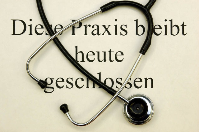 Viele Patienten in Baden-Wrttemberg s...Arztpraxen   vor verschlossenen Tren.  | Foto: Patrick Pleul