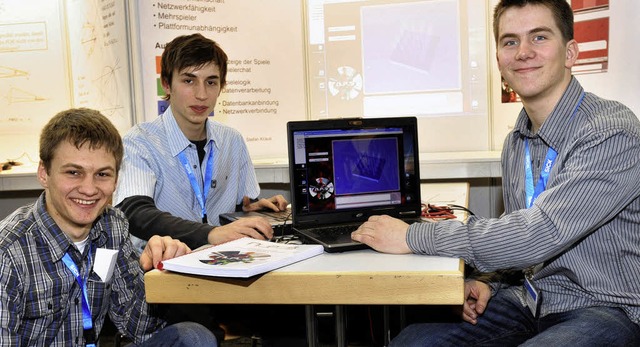 Jugend forscht (von links): Sebastian ...fan Kraus (19) aus  Weilheim-Bannholz   | Foto: Ingo Schneider