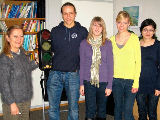 Johannes Huhn, Carolin Winterer, Linda...ud Oelmann eine der beiden Lrmampeln.  | Foto: Andreas Laug