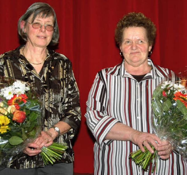 Ursula Stannecker (links), seit 20 Jah...Krankenpflegeverein Hllstein geehrt.   | Foto: Regine Ounas-Krusel