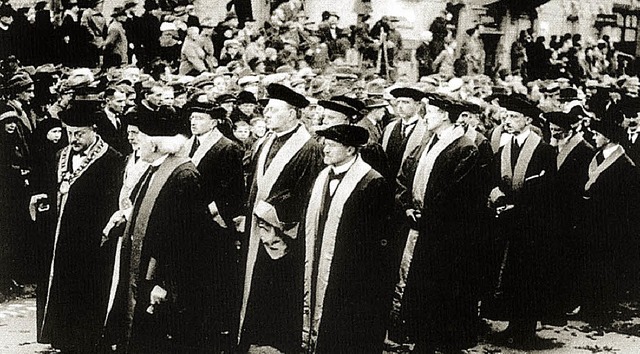 Freiburger Professoren bei einem Umzug 1925  | Foto: Universittsarchiv