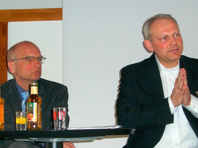 Pfarrer Martin Abraham (links), Kriminalhaupfkommissar Eugen Wissler  | Foto: Gabler