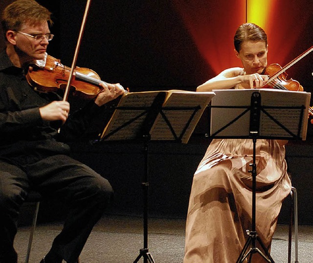 Willi Zimmermann (links) sprang als Primgeiger des Amati-Quartetts ein.   | Foto: ges