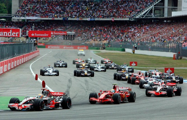 Die neue Regelung knnte das Fahrerfel... Formel 1 krftig durcheinanderwirbeln  | Foto: dpa