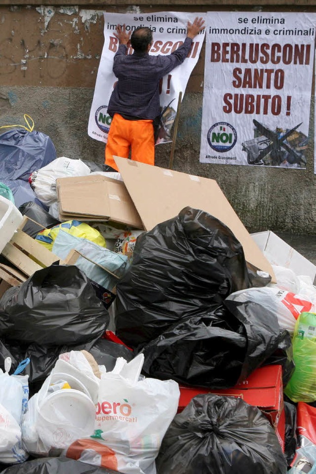 Berlusconi soll helfen.  | Foto: dpa