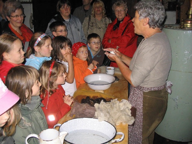 Groen Andrang gab es am Samstag auf d...eim Bllchenfilzen mit Monika Haller.   | Foto: Sylvia Bleckmann